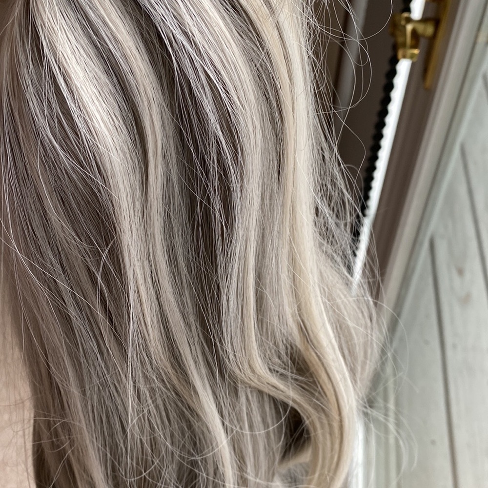 Beautiful Ash Blonde Wig - Picture 4 of 13